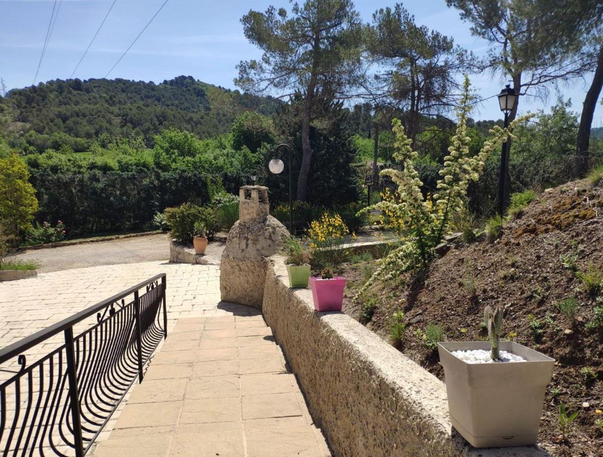 La Tourelle Suite Cosy Entre Vignoble Aixois Et Luberon Le Puy-Sainte-Réparade Exterior foto